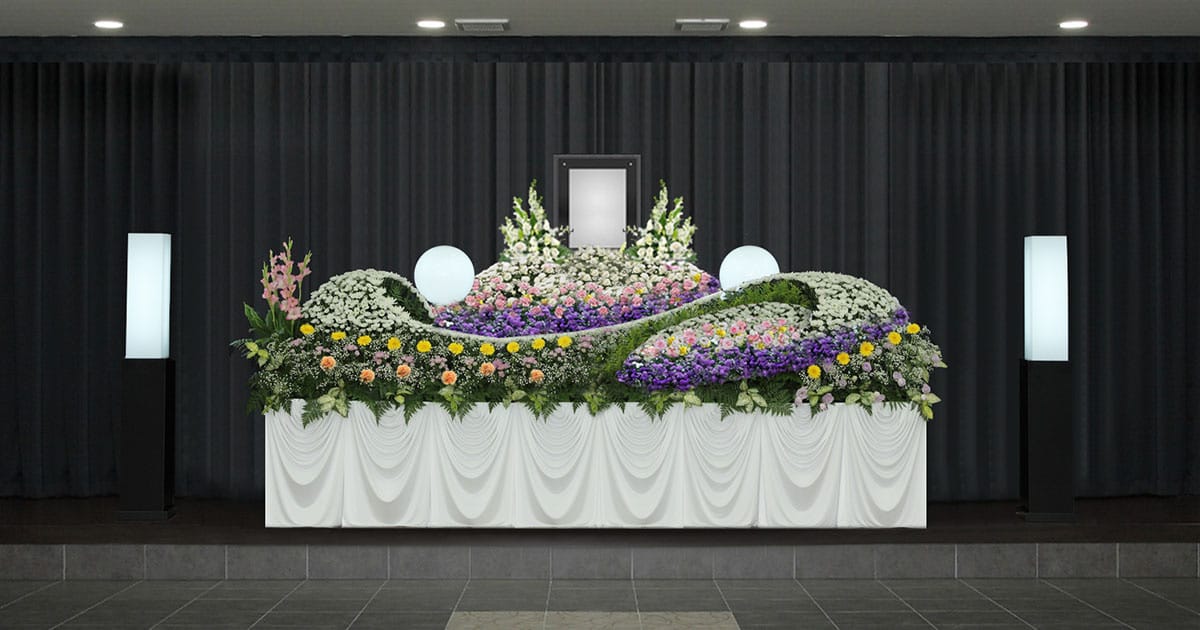 生花132セットプラン（生花祭壇）ティア知多の葬儀プラン｜葬儀会館